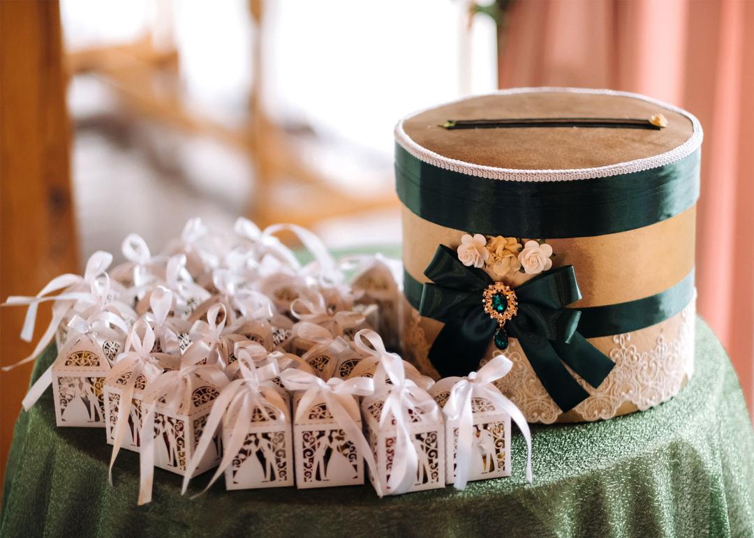 Ideas for Wedding Favors Blog Cover